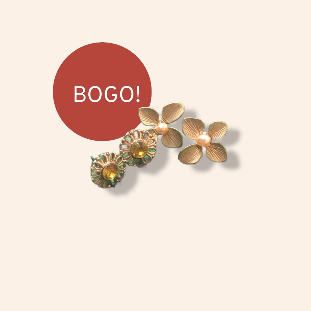 Stud Earrings 2 Pairs Gold Tone Flowers Yellow Rhinestone